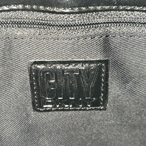 EUC | HTF DKNY Vintage "City" Black Patent Leather Purse | Size: 8¾" x 10¼" x 3" - Picture 10 of 14